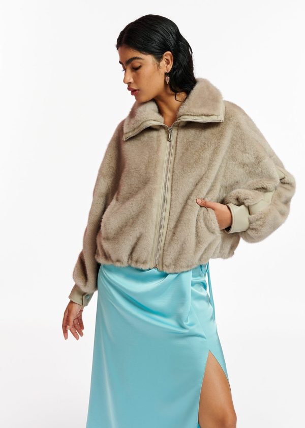 EA Erg Faux Fur Jacket in Sand Bank Sale