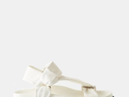 IM Naori Sandals in White Online