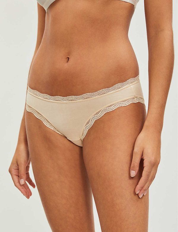 S&S Basic Knicker in Sand Online