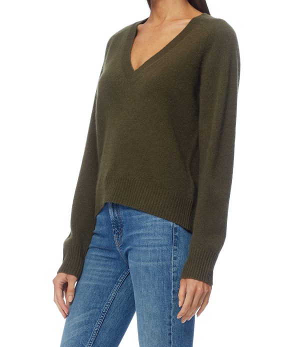 360 Ivy V-neck Knit in Olive For Sale