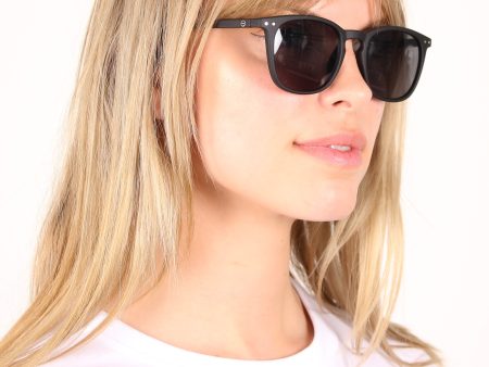 IZIPIZI Sunglasses #E in Black Hot on Sale