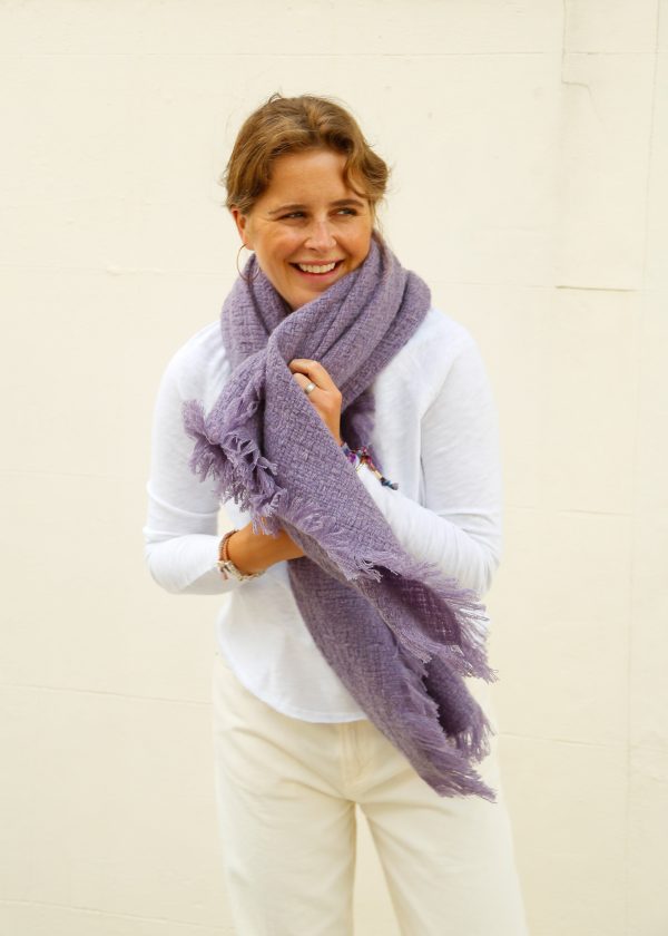 CALEIDO Cashmere Basket W Scarf in Wisteria Hot on Sale